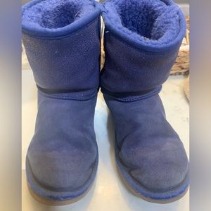 Ugg boots kids size 4